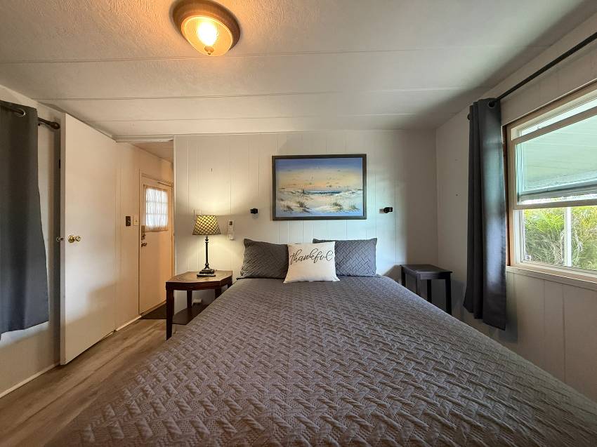 35 Kingsport Ave a Palmetto, FL Mobile or Manufactured Home for Sale